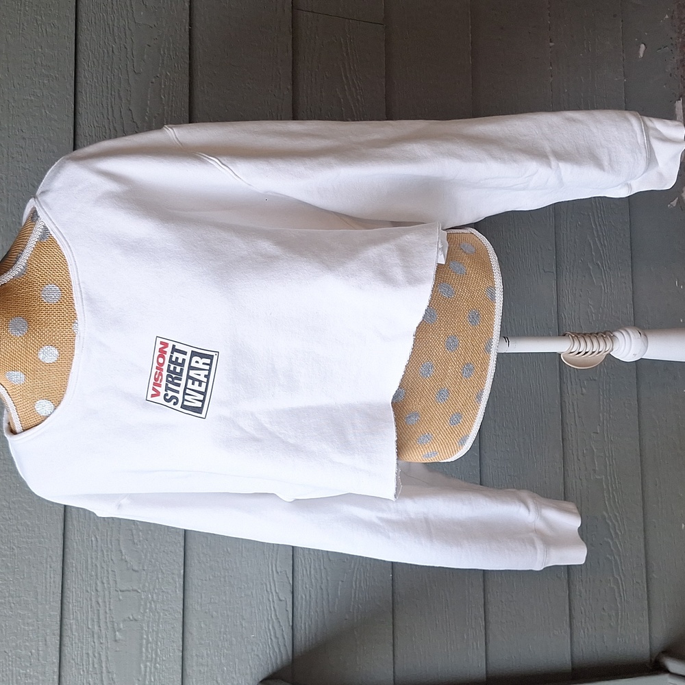 Vision Street Wear Cropped Logo Swwatshirt Plus Size 2XL White